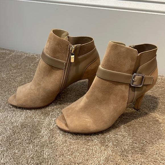 Marc Fisher Peep-Toe Booties in Tan Size 6.5 - Picture 1 of 7